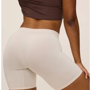 🆕️ Thighsociety 'Cooling' Short In Bone M/L